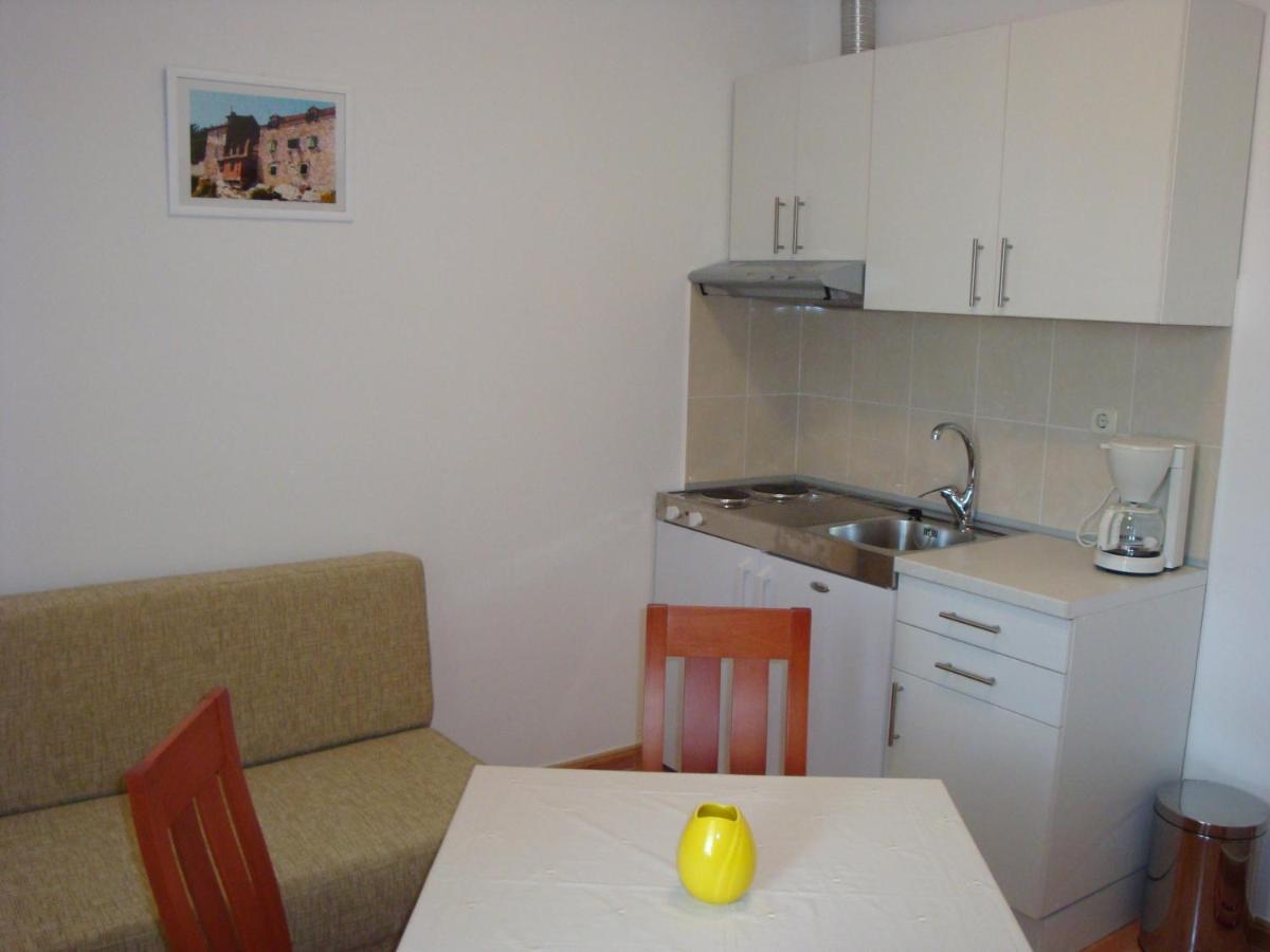 Apartments Dadic 챠브타트 객실 사진